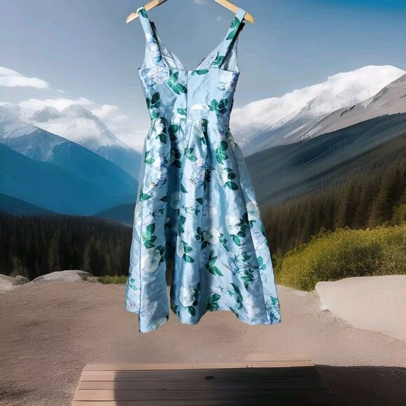 Chi Chi London Evening Dress Size 2 - Picture 3 of 10